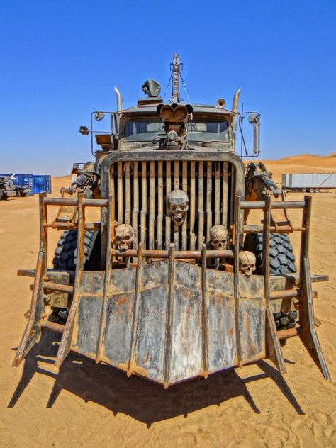 The set of “Mad Max: Fury Road”. Cars VZ PATRULLAS EN CALLE CENTRICAS DE EUROPA ESTADO MICHOACANO TIERRA ABRIRLLAVES DE MACROOS 2016 JULIO RADARESX Mad Max Cars Vehicles, Madmax Vehicles, Mad Max Vehicles, Mad Max Cars, Mad Max Fury Road Cars, Mad Max 4, Zombie Vehicle, Car Max, Tv Cars