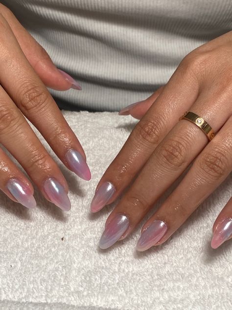 Airbrush Nail Designs Ombre, Almond Nails Airbrush, How To Do Aura Nails Without Airbrush, Aura Nails With Chrome Design, Aura Chrome Nails, Almond Nails Aura Design, Chrome Aura Nails, Pink Aura Nails With Chrome, Chrome Nails Almond