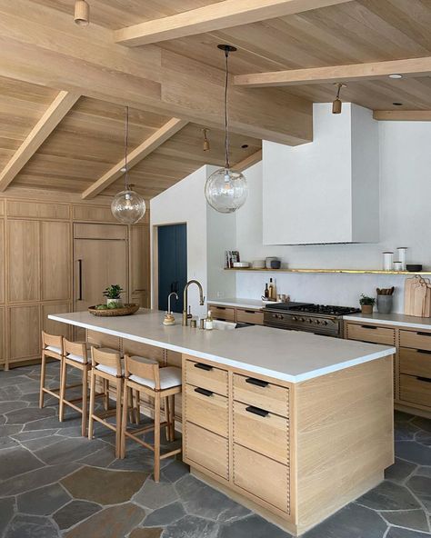 Amber Lewis on Instagram: “Oak ceiling, custom exposed dovetail cabinetry, long custom Brass shelf, plaster walls and flagstone slate floors?? yeah sure... that will …” Amber Interiors Kitchen, Brass Shelf, Amber Lewis, Slate Flooring, Stone Kitchen, Kitchen Hoods, Amber Interiors, Kitchen Trends, Plaster Walls