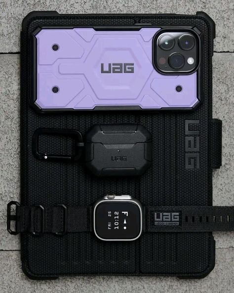 UAG case Gold Wallpaper Phone, Computer Desk Setup, New Technology Gadgets, Face Accessories, Street Fashion Men Streetwear, Case Phone, Technology Gadgets, Gaming Computer, Everyday Carry