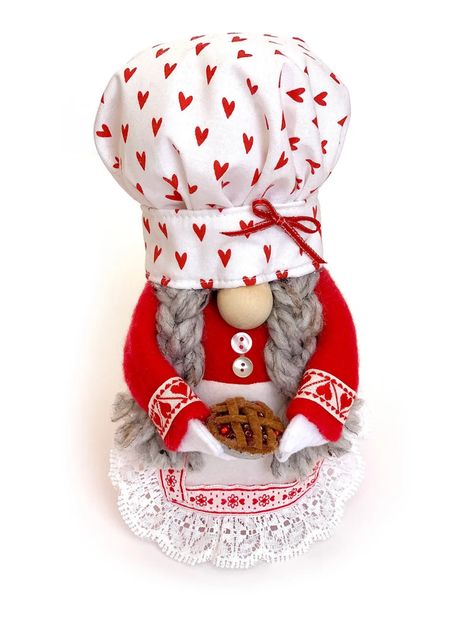 Free Gnome Patterns Diy, Cute Diy Gift Ideas, Chef Gnomes, Valentines Gnomes, Spring Mesh Wreaths, Female Gnome, Crocheted Cow Pattern, Diy Gnome, Gnome Tutorial