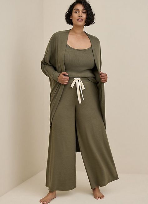 Plus Size Lounge Wear Outfit, Plus Size Lounge Wear, Lounge Wear Plus Size, Mom Wardrobe, Plus Size Pajamas, Slouchy Style, Cocoon Cardigan, Matches Fashion, Fashion Consultant