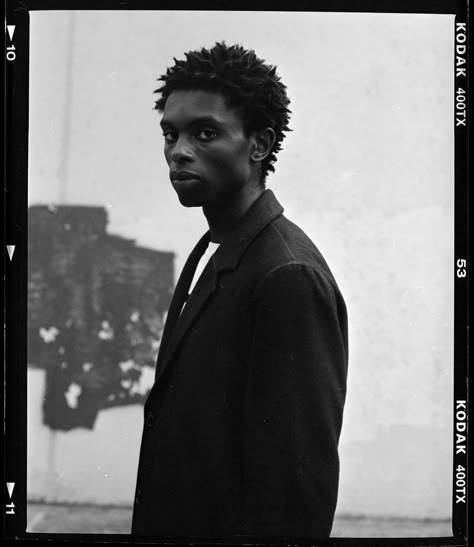 Eccentric Poses, Black Photo Shoot, Male Model Portfolio, Jm Basquiat, Curly Men, Film Editorial, Mamiya Rz67, Medium Format Photography, Brooklyn City