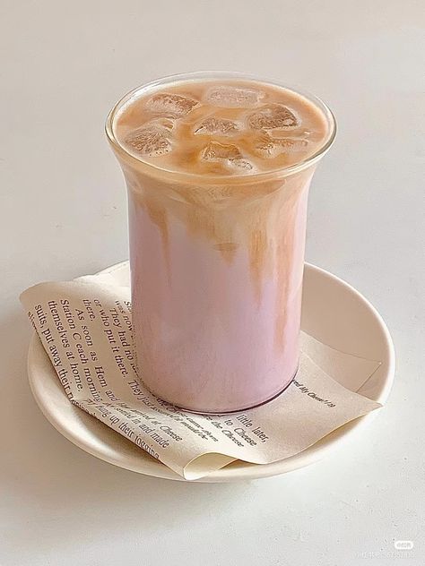 Cafe Drinks Aesthetic, Coffee Drinks Aesthetic, Fun Coffee Drinks, Channel Aesthetic, Cafe Drinks, Drinks Aesthetic, Coffee Vibes, Aesthetic Drinks, Yogurt Bar