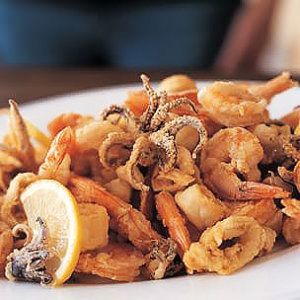 Fritto Misto Recipe, Italian Christmas Eve Dinner, Italian Christmas Dinner, Feast Of The Seven Fishes, Italian Christmas Recipes, Seven Fishes, Christmas Eve Dinner, Seafood Appetizers, Italian Christmas