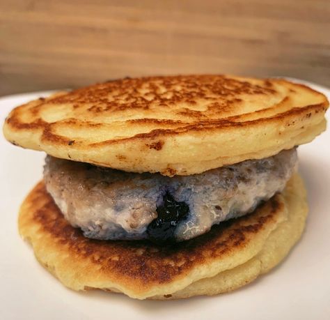 MTMM McGriddle (quick, easy and protein packed!) — Married To My Macros - Personalized Nutrition Coaching Fat Free Recipes, Nutrition Coaching, Blueberry Breakfast, Personalized Nutrition, Protein Pancakes, Protein Pack, Nutrition Coach, Sausage Breakfast, Sausages