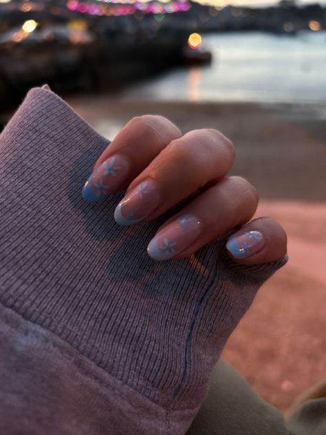 sunmer nails| blue nails| flower nails Blue Nails Flower, Icy Blue Nails, Nails Flower, Nails Blue, Icy Blue, Floral Nails, Flower Nails, Blue Nails, Summer Nails