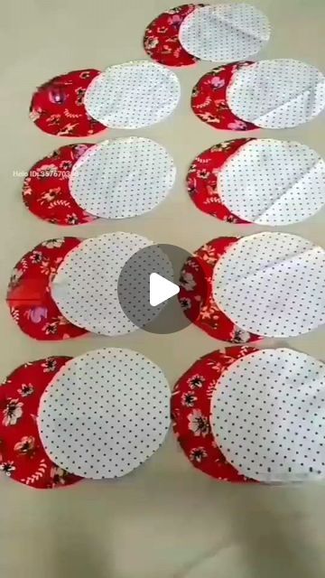 Maria Mereu on Instagram Projek Menjahit, Diy Sewing Tutorials, Sewing Cushions, Fabric Crafts Diy, Christmas Sewing Projects, Sewing Machine Projects, Crafts Sewing Projects, Circle Quilts, Sewing Crafts Tutorials