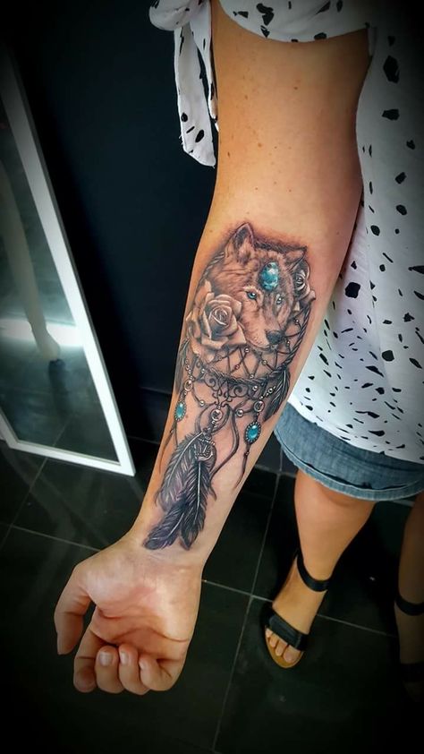 Animals Tattoo Ideas, Wolf Tattoo Ideas For Women, Wolf Dreamcatcher Tattoo, Wolf Tattoos For Women, Wolf Tattoo Ideas, Dream Catcher Tattoo Design, Unique Tattoo Ideas, Animals Tattoo, New Tattoo Designs