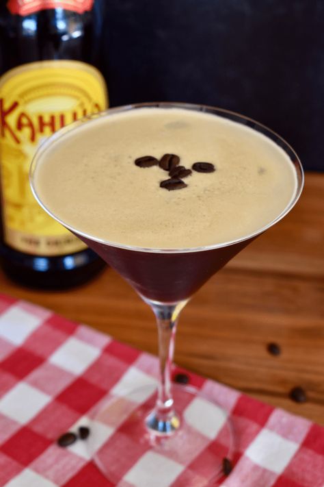 Martini With Kahlua, Kahlua Martini, Cranberry Moscow Mule Recipe, Kahlua Recipes, Moscow Mule Recipe, Martini Recipe, Espresso Beans, Espresso Powder, Martini Recipes