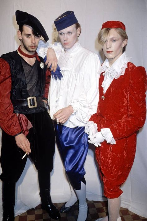 New Romantic Fashion, 80s New Romantic, 80s Punk Fashion, 80s Fashion Women, Blitz Kids, Fashion 1980s, Gender Fluid Fashion, Romantic Fashion, 80’s Fashion