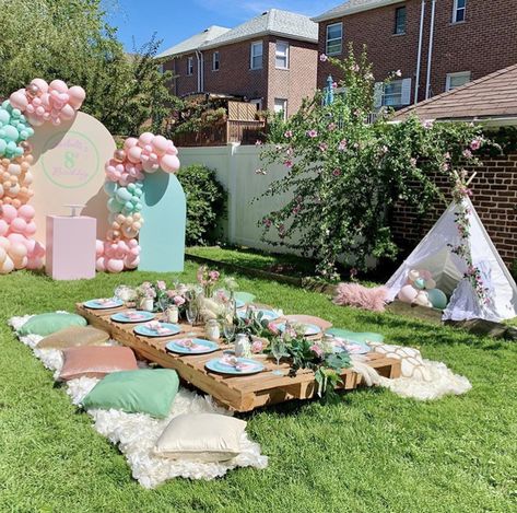 Picnic Seating Ideas, Seats And Sofas, Picnic Party Decorations, Bed Bases, Backyard Birthday Parties, Picnic Birthday Party, Teepee Party, Backyard Birthday, Picnic Inspiration