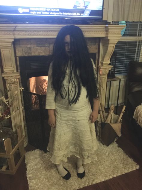 Samara from the ring costume The Ring Costume, The Ring Costume Samara, Samara Morgan Costume, Saw Costume, Clever Costumes, Creepy Halloween Makeup, Samara, Halloween Invitations, Diy Halloween Costumes