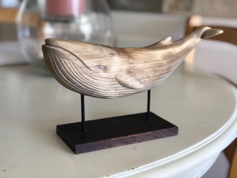 Simple Wood Sculpture, Whale Carving Wood, Wood Carving Ideas Beginner, African Wood Carvings, Wood Carving Art Sculpture, Wooden Whale, Simple Wood Carving, Wood Carving For Beginners, Dremel Wood Carving