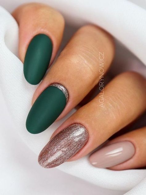 long__nails Emerald Green And Pink Nails, Nail Color With Green Dress, Nail Color For Green Dress, Nails For A Green Dress, Nails For Emerald Green Dress, Green And Rose Gold Nails, Nails To Go With Emerald Green Dress, Nails With Green Dress, Evergreen Nails