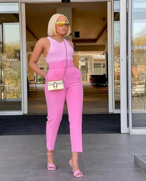 Brunch Pink Outfit, Red And Pink Outfit, Hr Office, Pink Brunch, Blue And White Outfits, Baddie Fashion, Summer Workwear, Office Fits, Blue Monochrome