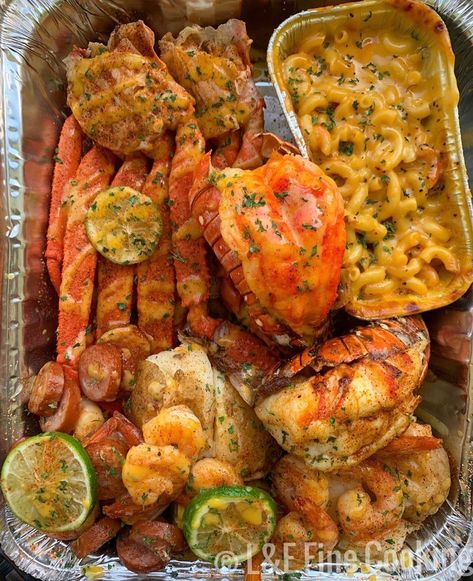 L&E Fine Cooking on Instagram: “Seafood Dinner Pan 🥵😋🤤 •Lobster •Crab Legs •Corn •Potatoes •Shrimp •Sausage •Mac #crablegs #crab #lobster #lobstertails #seafood…” Crab And Shrimp, Hope Diamond, Shrimp Sausage, Crab And Lobster, Fine Cooking, Crab Legs, Red Lobster, Seafood Dinner, Future Lifestyle