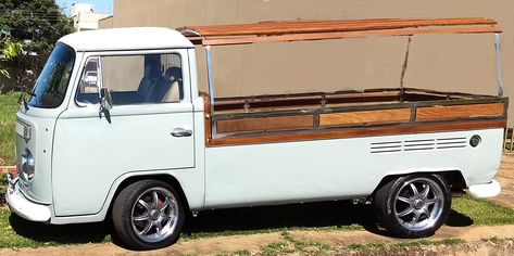 kombi 86 pick-up Brasil Truck Camper Conversion, Camper Conversion Ideas, Fire Truck Nursery, Kombi Clipper, Kombi Pick Up, Vw Bus T2, Truck Accessories Ford, Truck Memes, Volkswagen Camper Van