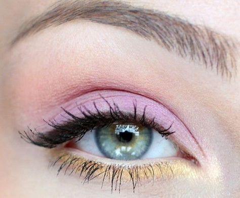 Summer Eyeshadow, Pastel Makeup, Eyelid Lift, Applying Eye Makeup, Simple Makeup Looks, Beauty Make-up, Makijaż Smokey Eye, Makeup Tricks, Trendy Makeup