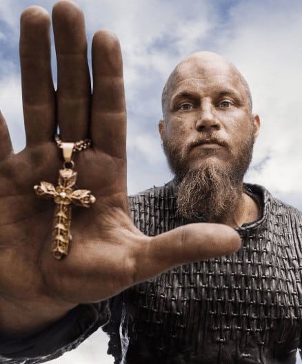 Want to grow a Viking beard? You’re not alone. These savage, bushy beards have been trending lately. The Viking beard style has become more popular thanks to the show Vikings, which stars Travis Fimmel, Alexander Ludwig, and Gustaf Skarsgård. Vikings Season 5, Viking Beard Styles, Vikings Season, Alexander Ludwig, Viking Beard, Beard Style, Grooming Tips, Wallpapers Images, Beard Styles