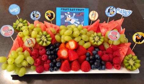 Bluey Birthday Party 1st, Bluey Themed Fruit Tray, Bluey Fruit Tray, Bluey Charcuterie Board, Bluey Birthday Party Snacks, Bluey Birthday Party Food Ideas, Bluey Birthday Party Ideas Food, Bluey Snacks, Bluey Themed Food Ideas