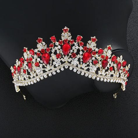 Red Quince Crown, Crowns For Quinceanera, Red Quince Theme, Quince Crowns, Quince Crown, Burgundy Crown, Red Quinceanera Ideas, Quinceanera Red, Hair Ornaments Wedding