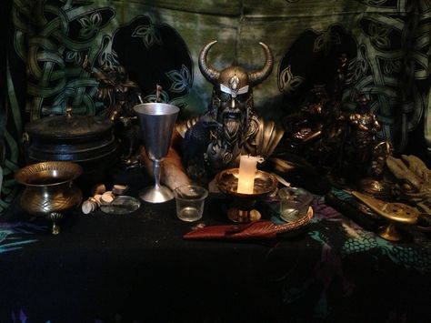 Odin Altar, Norse Altar, Zen Area, Pagan Alter, Norse Paganism, Altar Ideas, Witches Altar, Kitchen Witchery, Norse Pagan