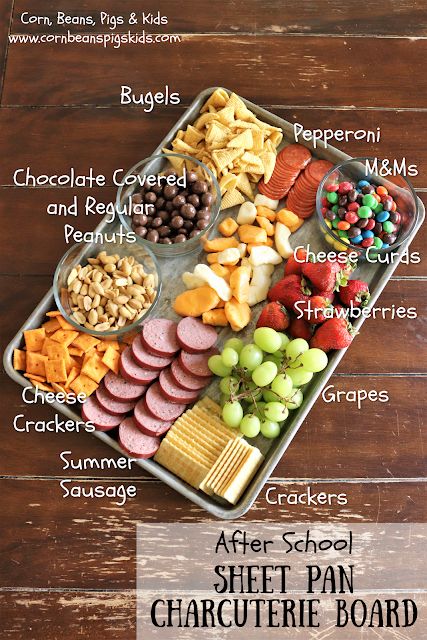 After School Snack Charcuterie Board, Sheet Pan Charcuterie Board, Healthy Charcuterie Board Lunch, Kids Charcuterie Board Ideas, After School Charcuterie Board, After School Snack Tray, Kid Snack Board, After School Snack Board, Snack Boards Entertaining