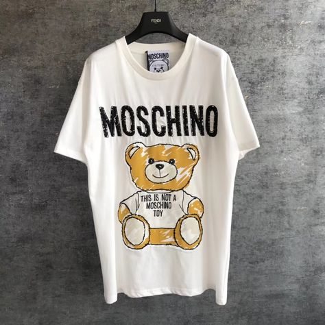 Luxury Clothes Women, Moschino Tshirt, Moschino Bear, Moschino Fashion, Moschino Men, Bear T Shirt, Swag Outfits, Trendy Fashion Women, Summer Tshirts