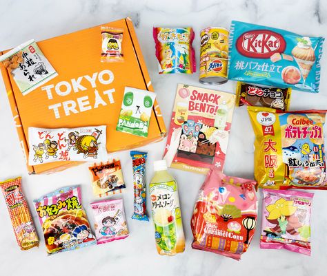 See the Japanese snacks from Tokyo Treat SNACK BENTO themed March 2021 box! Here’s the review + coupon! Tokyo Treat March 2021 Subscription Box Review + Coupon → https://hellosubscription.com/2021/02/tokyo-treat-march-2021-subscription-box-review-coupon/ #TokyoTreat #subscriptionbox Japanese Snack Box, Tokyo Treat, Chocolate Package, Peach Drinks, Candy Kit, Japanese Treats, Easter Surprise, Corn Snacks, Korean Snacks