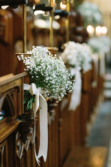 Church Pew Wedding Decorations, Church Pew Wedding, Wedding Flower Arrangements Church, Church Wedding Decorations Aisle, Simple Church Wedding, Church Aisle Decorations, Wedding Church Aisle, Gypsophila Wedding, Wedding Church Decor