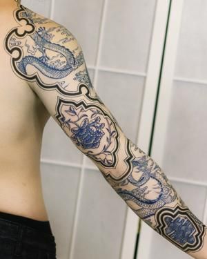 – Saki - Kodzunak Tattoo Studio Fine China Tattoo, Porcelain Tattoo, Kintsugi Tattoo, Traditional Japanese Tattoo Sleeve, China Tattoo, Blue Ink Tattoos, Koi Tattoo Design, Abstract Tattoo Designs, Koi Tattoo