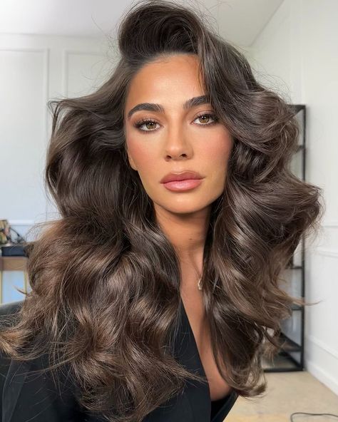 Natalie Anne Ayoub | MUSE @jaymejo always inspiring new curly shapes love you 👸 Product hero @natalieannehaircare Prep & Play all in one cream to refine and… | Instagram Muse, All In One, Love You, Cream, Hair, Instagram