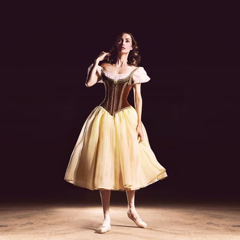 Kirsty Martin in Maina Gielgud's 'Giselle'. Photo Justin Smith. ✯ Ballet beautie, sur les pointes ! ✯ Giselle Dress Ballet, Ballet Peasant Costume, Giselle Ballet Costume, Giselle Ballet, Ballet Giselle, Justin Smith, Peasant Costume, Giselle Dress, Classic Dance