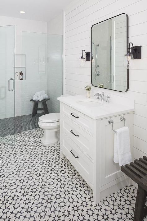 Charming black and white bathroom Farmhouse Bathroom Remodel, Modern Farmhouse Bathroom, Bathroom Remodel Designs, Bathroom Remodel Shower, Trendy Bathroom, Tile Flooring, Farmhouse Bathroom Decor, Shower Remodel, Bathroom Remodel Master