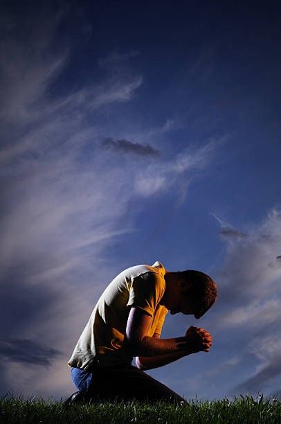 Prayer Pictures, Man Praying, Prayer Images, Church Backgrounds, Christian Backgrounds, Bible Images, Jesus And Mary Pictures, Jesus Photo, Bible Quotes Images