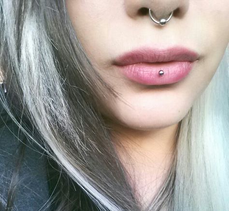 My own, septum and inverted vertical labret (or an ashley piercing) Inverse Vertical Labret, Nice Piercings, Piercing Boca, Septum Labret, Dream Piercings, Cold Beauty, Ashley Piercing, Vertical Labret Piercing, Mouth Piercings