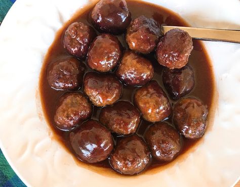 Savory Meatballs in Red Wine Gravy Meatballs In Red Wine Sauce, Red Wine Meatballs, Meatballs Gravy, Quick Comfort Food, Red Wine Beef, Meatball Stroganoff, Wine Gravy, Mashed Red Potatoes, Red Gravy