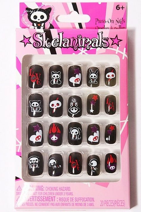 Emo Accessories, Pretty School Supplies, Holloween Nails, Aesthetic 2000s, Gloomy Bear, Punk Nails, Gothic Nails, 2000s Nostalgia, Really Cute Nails