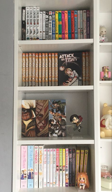 Anime Book Shelf, Budget Gaming Room, Anime Aesthetic Bedroom, Manga Collection Room, Gaming Room Interior Design, Cool Gamer Room, Gaming Room Interior, Kawaii Anime Room, Anime Room Background