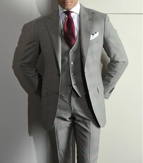 Grey suite (with purple or olive green tie) Light Grey Suit, Burgundy Tie, Grey Suit, Fall Wedding Colors, Groomsmen Attire, Sharp Dressed Man, Groom Suit, Suit Style, Three Piece Suit