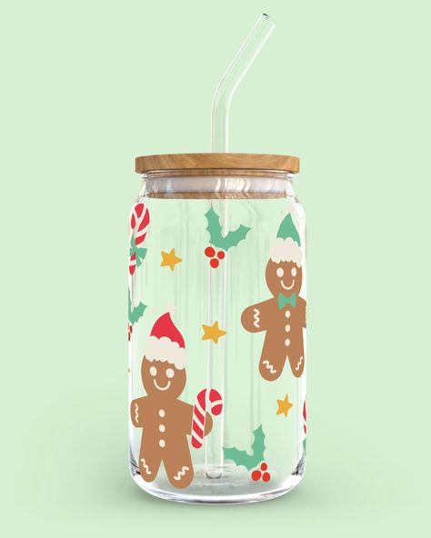 Christmas theme glass tumblers. Some with matching bookmark! #christmas #booknerd #bookmarks #snowman #gingerbread #cute #booklover #giftideas Cute Things To Sell, Things To Sell Online, Bookmark Christmas, Iced Coffee Cups, Xmas 2024, Glass Tumblers, Custom Cups, Iced Coffee Cup, Cricut Craft Room