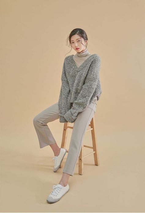 Chuu Clothing, Korean Photo, Wardrobe Upgrade, Studio Poses, Grad Photoshoot, Cute Skirt Outfits, Soft Winter, Korea Style, Fashion Photography Poses