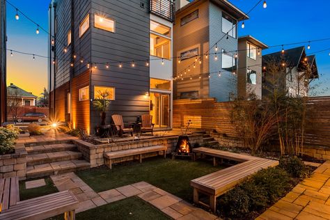 Rooftop Deck with City and Water Views - Townhouses for Rent in Seattle, Washington, United States Backyard Lights, Deck Outdoor, Townhouse For Rent, Backyard Lighting, Rooftop Deck, Dream Book, Row House, Condo Rental, Water Views