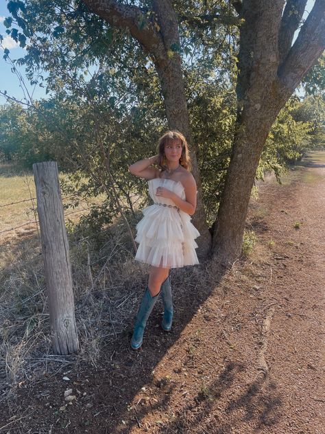 cojo western ootd ariat boots Western Birthday Photoshoot, Tulle Dress Photoshoot, Dress And Cowgirl Boots, Western Ootd, Western Photoshoot Ideas, Vaquera Outfits, Western Style Dresses, Western Photoshoot, Poofy Dress