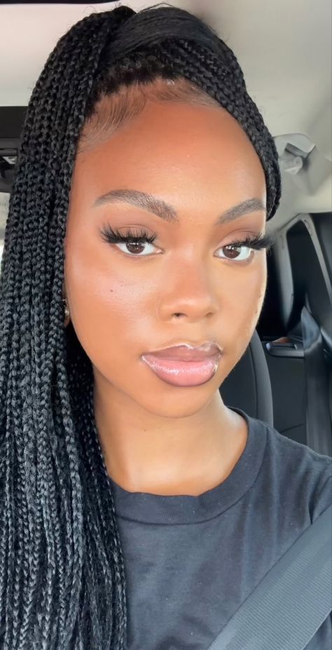 Glowy Makeup Black Women, Clean Girl Makeup Black Women, Makeup Therapy, Bratz Makeup, Makeup Black Women, Natural Glowy Makeup, Braided Cornrow Hairstyles, Face Beat, Protective Hairstyles Braids