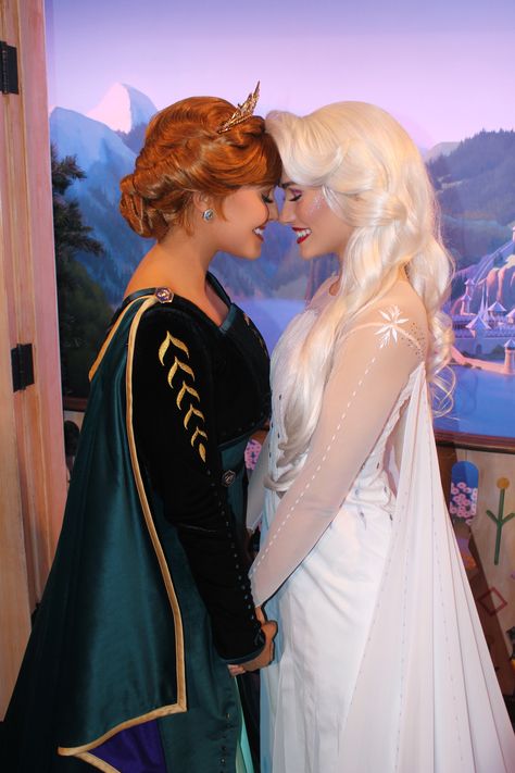 Face Character, Disney World, Frozen 2, Elsa & Anna Elsa Face, Anna Et Elsa, Alice In Wonderland Pictures, Frozen 2 Anna, Character Disney, Disney Princess Cosplay, Frozen 2 Elsa, Anna Disney, Disney Queens