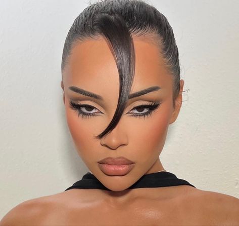 Cat Eye Makeup Black Women, Flawless Face Makeup, Expensive Makeup, Matric Dance, Eye Makeup Styles, Makeup For Black Skin, Hyaluronic Serum, Eye Makeup Pictures, Ethereal Makeup