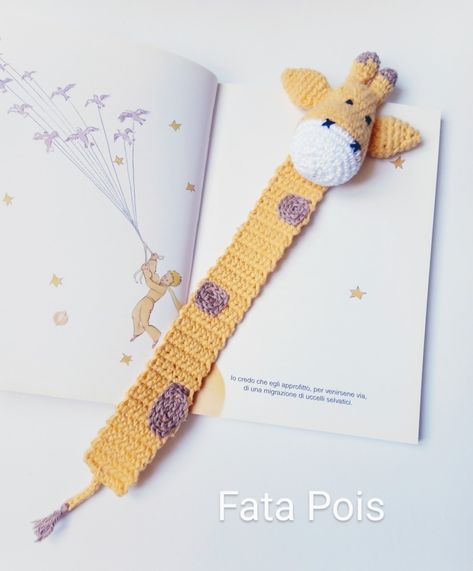 Schema per realizzare questo simpatico segnalibri Marque Page Crochet, Amigurumi Bookmark, Mouse Bookmark, Crochet Bookmarks Free Patterns, Marque-pages Au Crochet, Crochet Newborn Outfits, Crochet Giraffe Pattern, Crochet Bookmark Pattern, Crochet Bedspread Pattern