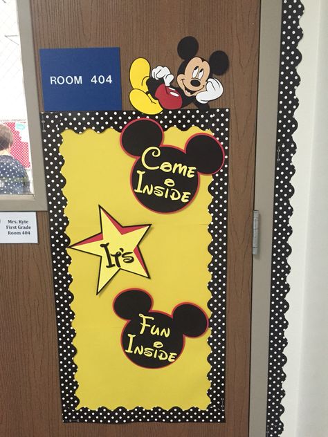 Mickey/Minnie classroom Mickey Classroom, Mickey Mouse Room, Mickey Mouse Classroom, Disney Themed Rooms, Disney Crafts For Kids, Disney Themed Classroom, Mickey Theme, Disney Classroom, Classroom Doors